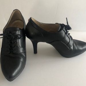 Bandolino size 7 black shoe